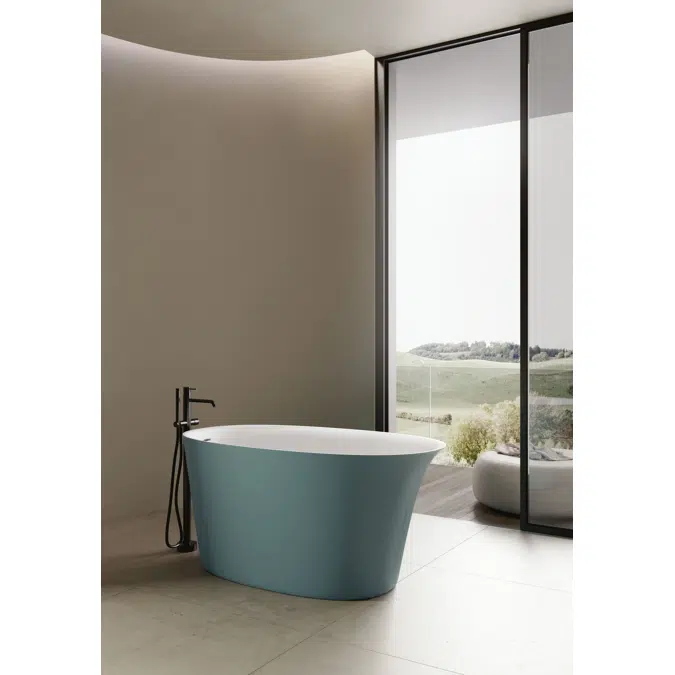 Levante free-standing bathtub in M-Solid