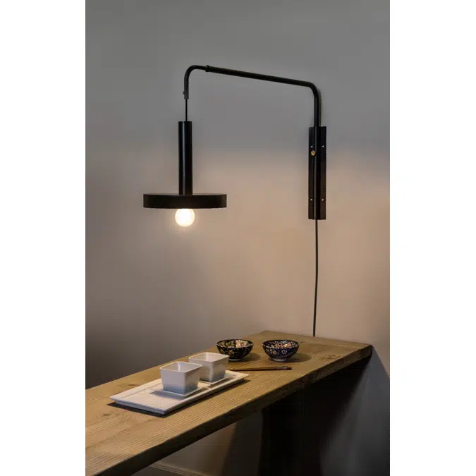 WHIZZ Black and satin gold extensible wall lamp