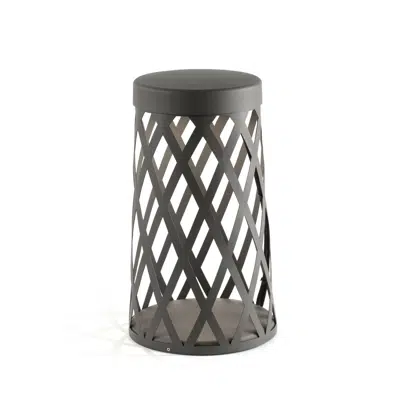 imagen para SHADOW es una baliza de exterior cuyo cuerpo entramado proyecta unas bonitas sombras. Esta baliza está diseñada por Alex&Manel Lluscà. Su fuente de iluminación es LED 10W luz cálida integrada. Esta es la versión de 45cm.