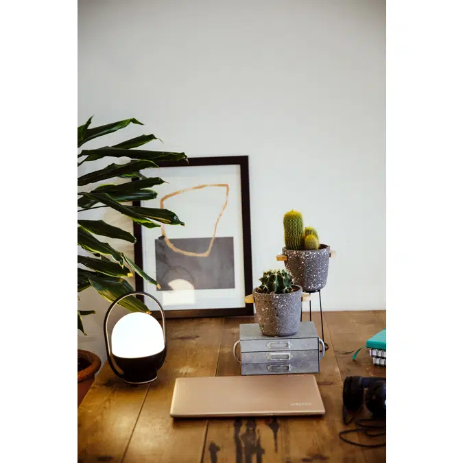TAKE AWAY Black portable lamp