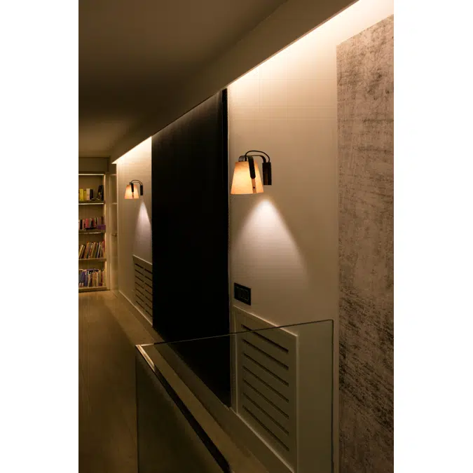 STOOD Black and wood wall lamp