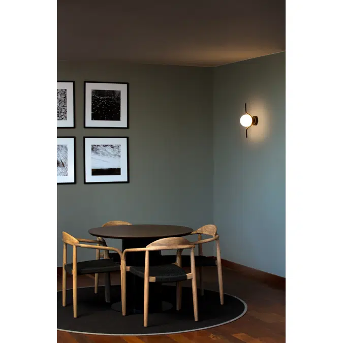 LE VITA Black wall lamp