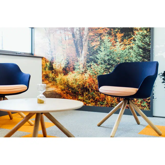 Rollie Meeting Chair 