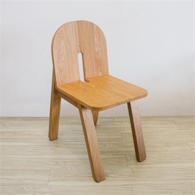 imagem para Mahasamut Wooden Chair Lunar