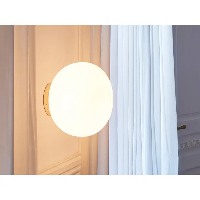 MOON A wall lamp