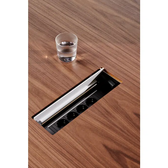 Pluralis™ KS423-8002 Table