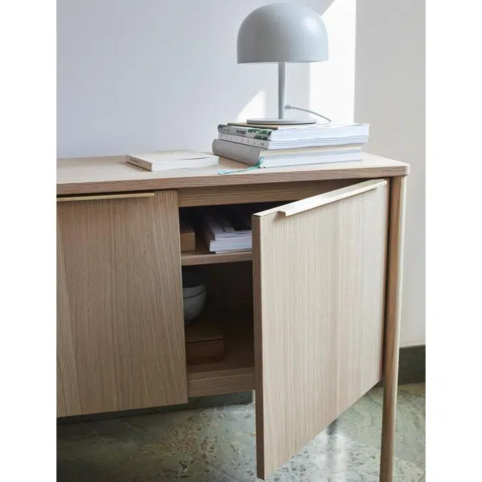 Jut Cabinet