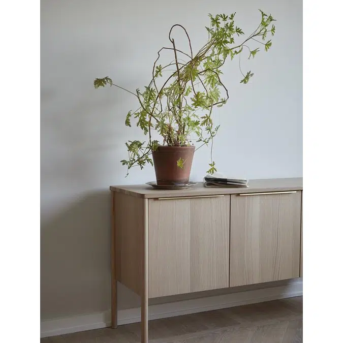 Jut Cabinet