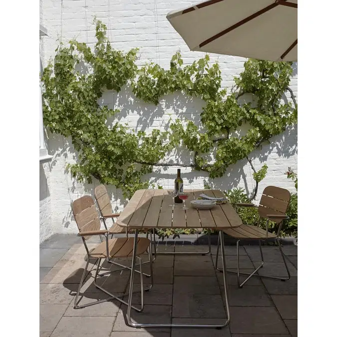 Lilium Armchair