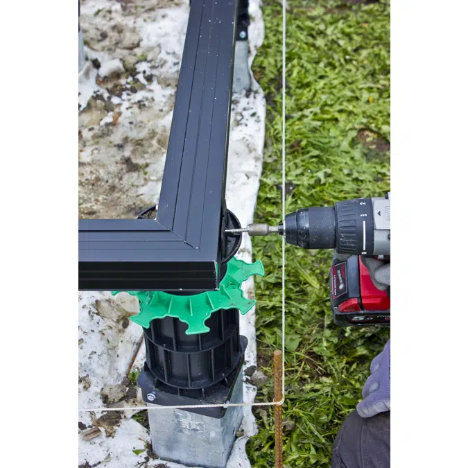 Plot ELEVO pour pieu métallique pour terrasse bois