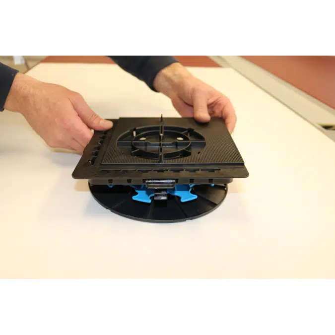 Clip de fixation pour plaque à dalle ESSENTIEL et CLEMAN