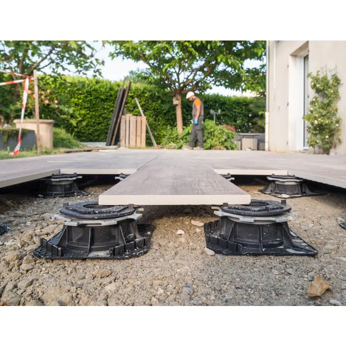 CLEMAN SELF-LEVELLING PAVED TERRACE RISER PEDESTAL (ADJUSTABLE 55-80 mm)