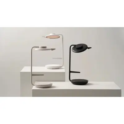 bild för Steelcase Eclipse Light | Desk Ring Light and Charging Station