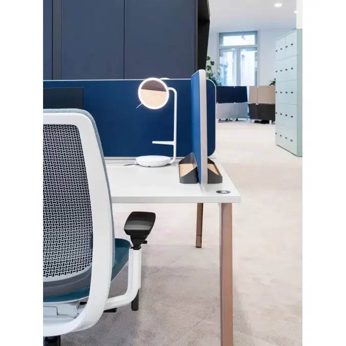 Steelcase Eclipse Light | Desk Ring Light and Charging Station
