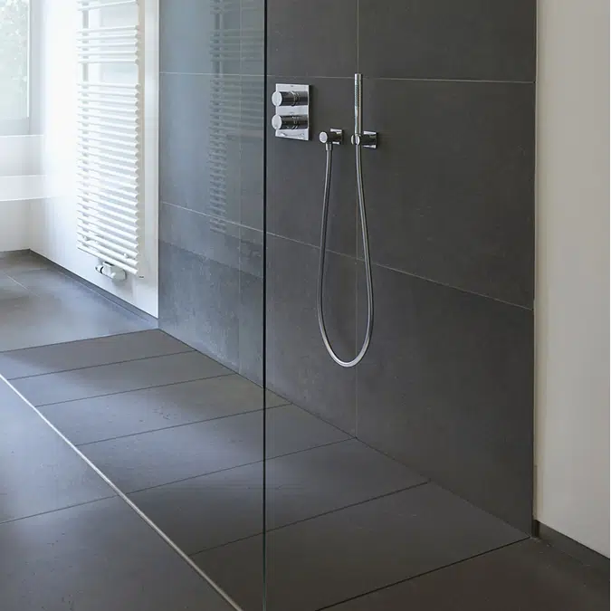 Plato Level Integrated flat shower system | Revestech