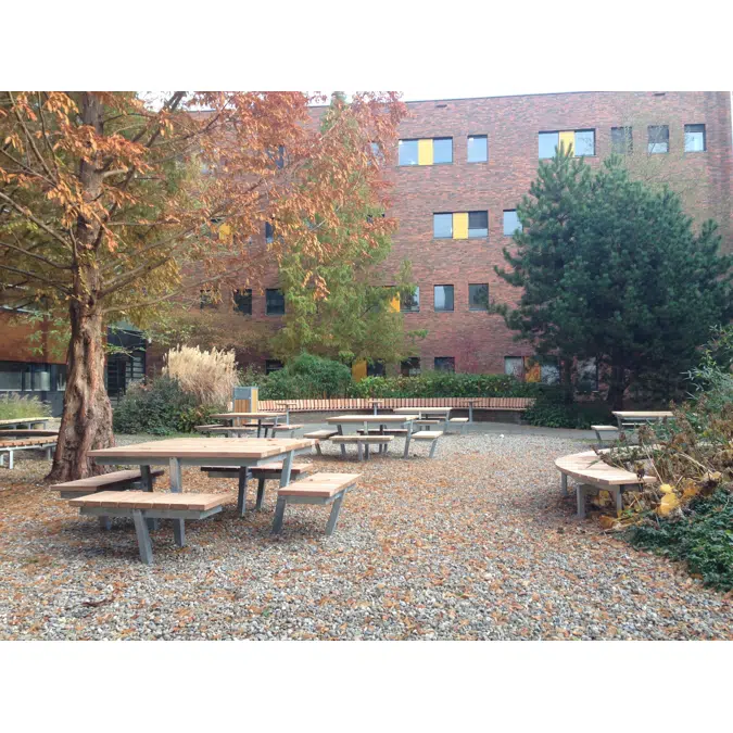 FalcoOcho Outdoor Picnic Table