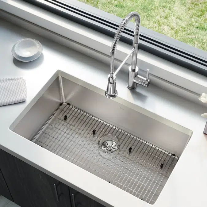 ELUHH3017TPDBG Lustertone Iconix® 16 Gauge Stainless Steel 32-1/2 x 19-1/2" x 9" Single Bowl Undermount Sink Kit with Perfect Drain®