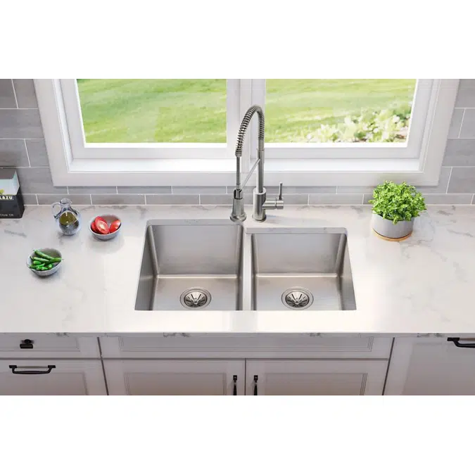ELUH3120RT Lustertone Iconix® 18 Gauge Stainless Steel 31-1/4" x 20-1/2" x 9" Double Bowl Undermount Sink with Right Small Bowl