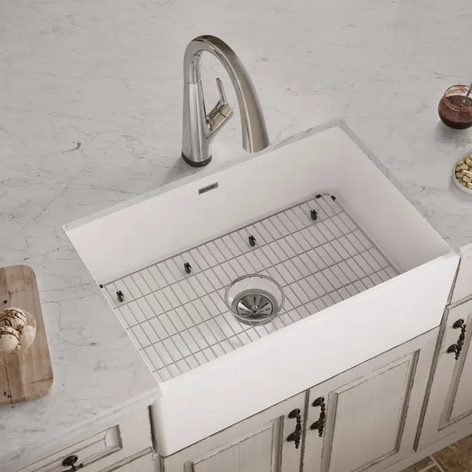 SWUF28179WHFLC Fireclay 30" x 19-15/16" x 9-1/8" Single Bowl Farmhouse Sink Kit with Filtered Faucet