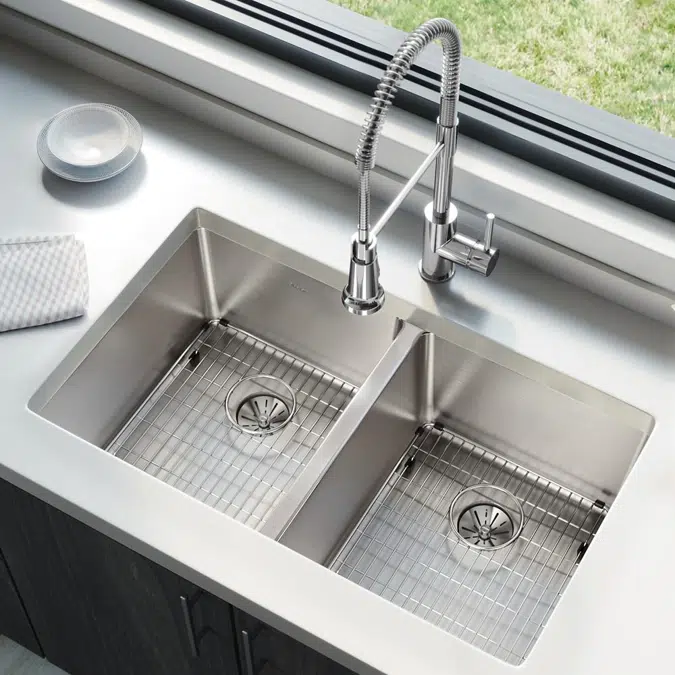 ELUHH3118TPDBG Lustertone Iconix® 16 Gauge Stainless Steel 32-3/4" x 19-1/2" x 9" Double Bowl Undermount Sink Kit with Perfect Drain®