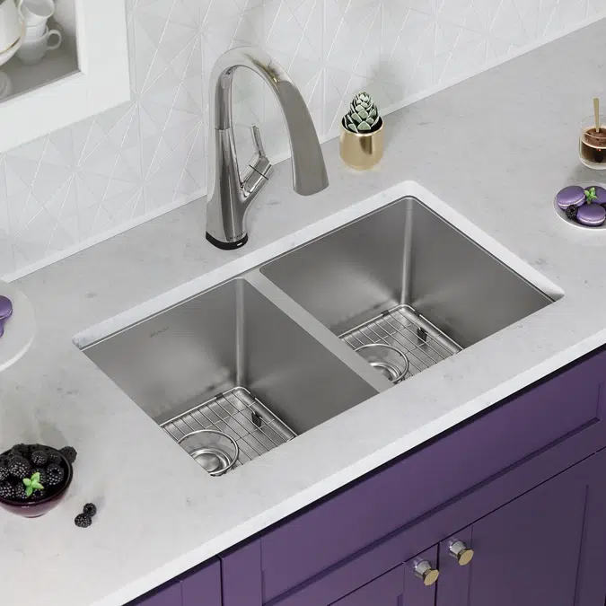 EFRU311810TFLC Elkay Crosstown® 16 Gauge Stainless Steel 30-3/4" x 18-1/2" x 10" Equal Double Bowl Undermount Sink Kit with Filtered Faucet
