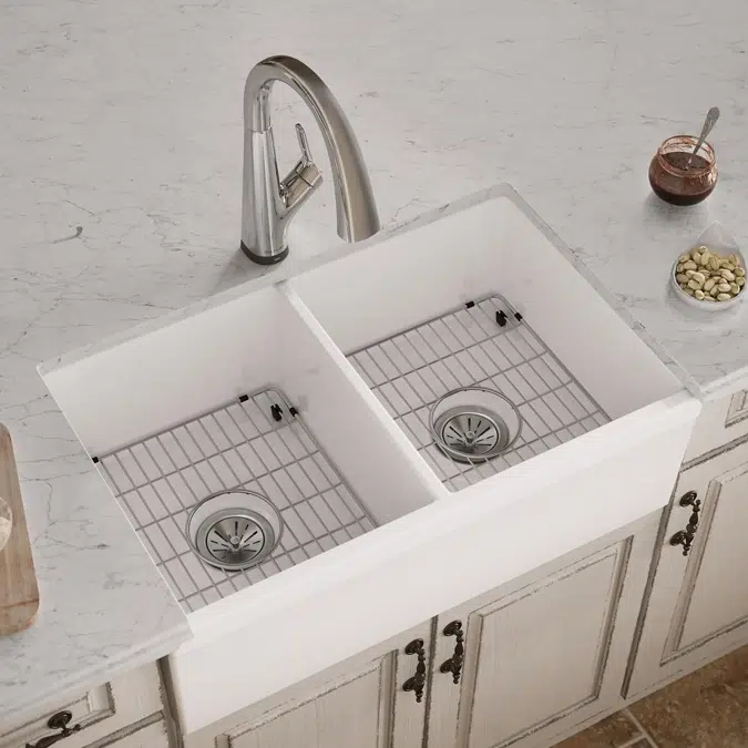 SWUF32189WHFLC Fireclay 33" x 19-15/16" x 9" Equal Double Bowl Farmhouse Sink Kit with Filtered Faucet White