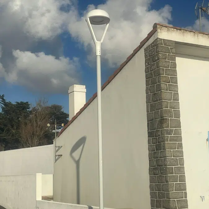 Lèvita - urban luminaire in recycled plastic 