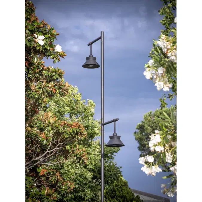 Catullo - urban luminaire in recycled plastic