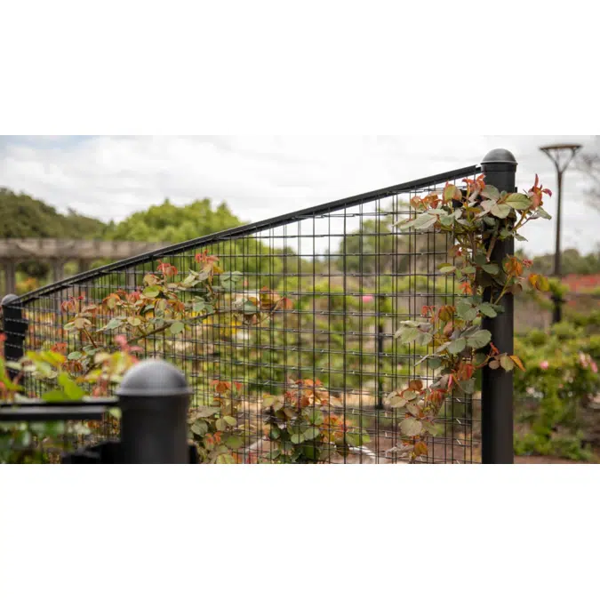 Greenscreen:  Freestanding Trellis Fence