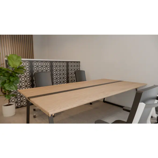 Office Space PLUS Benes office chair & Vicenda Series Office-Table