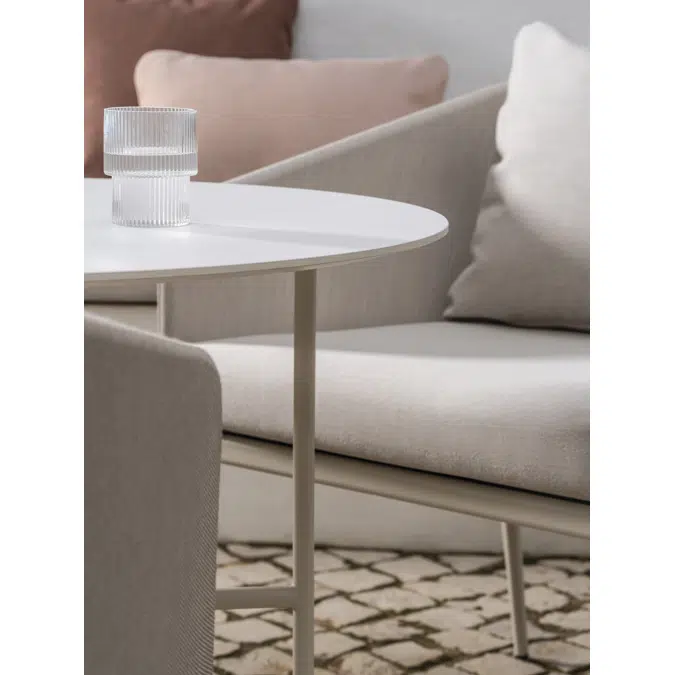 Grada outdoor round dining table Ø80