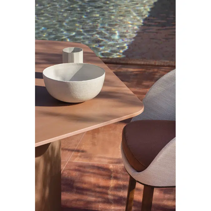 Talo outdoor hexagonal dining table