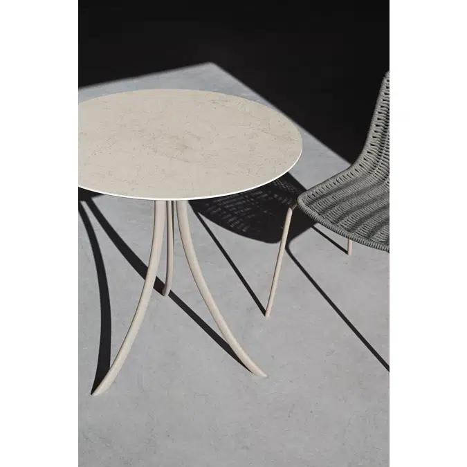 Bistro outdoor dining table stand with round top  Ø 70x74