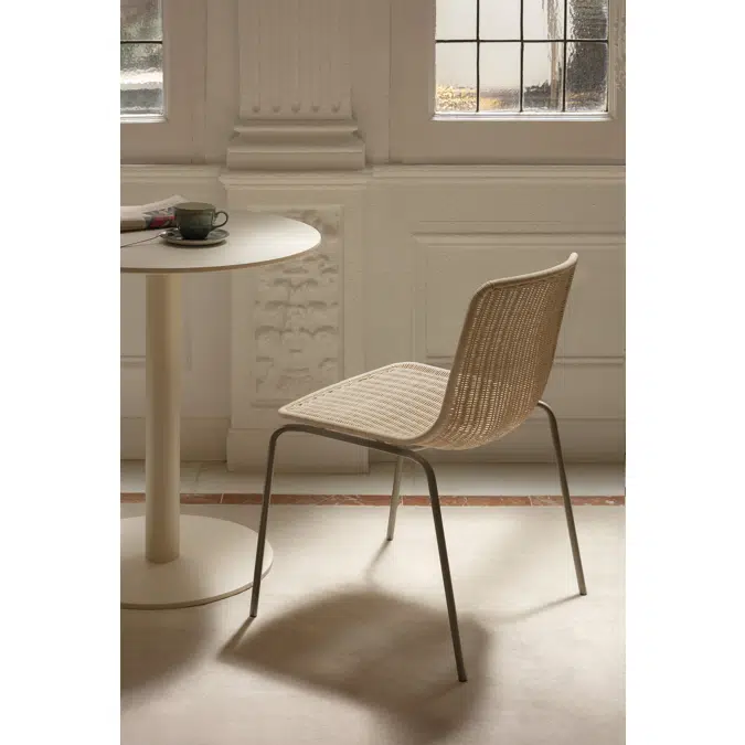 Lapala indoor hand-woven chair