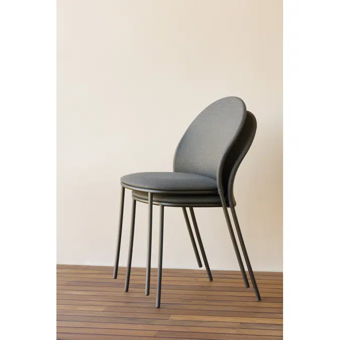 Petale upholstered chair
