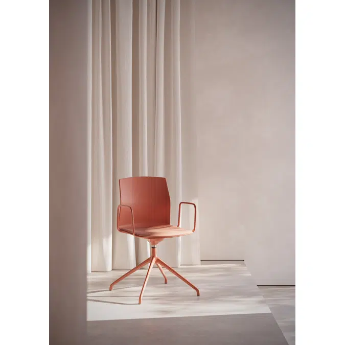 Kabi Swivel Chair