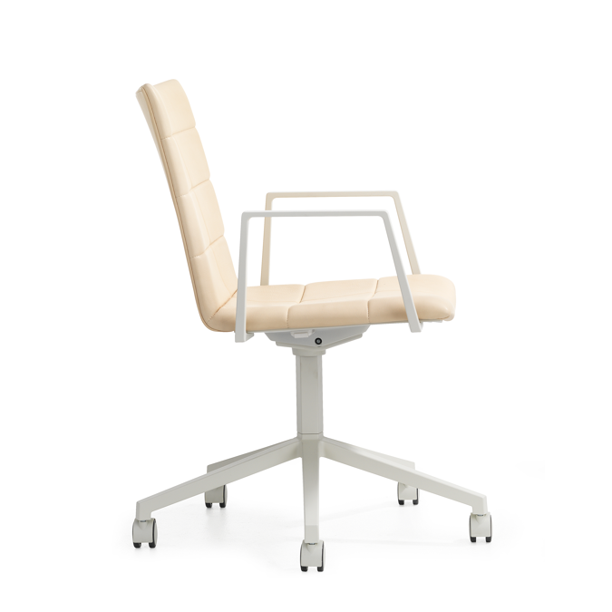 Laden Sie kostenfreie BIM-Inhalte aus BIMobject Archal Armchair 5 feet ...