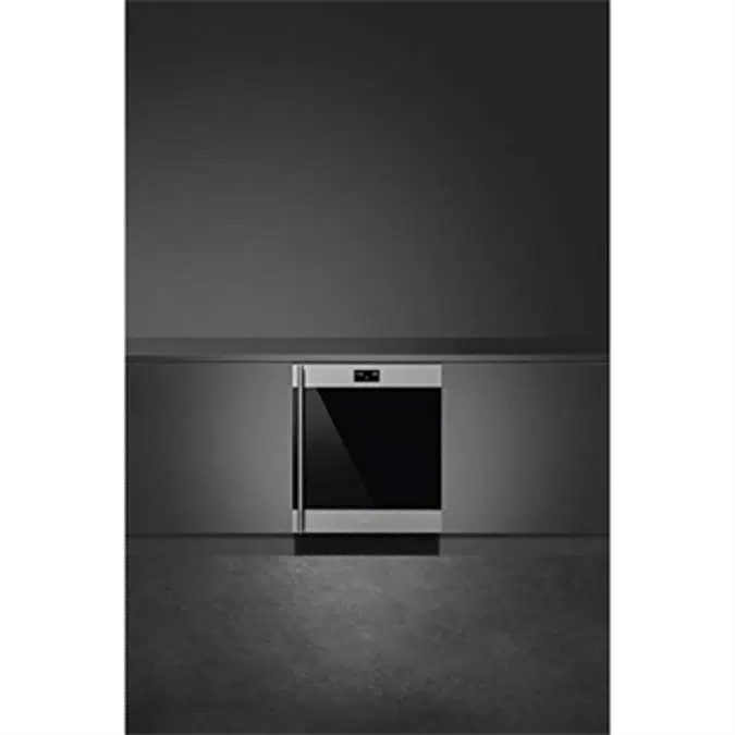 Smeg 24in Classic Series Built-In Under Counter Wine Cooler