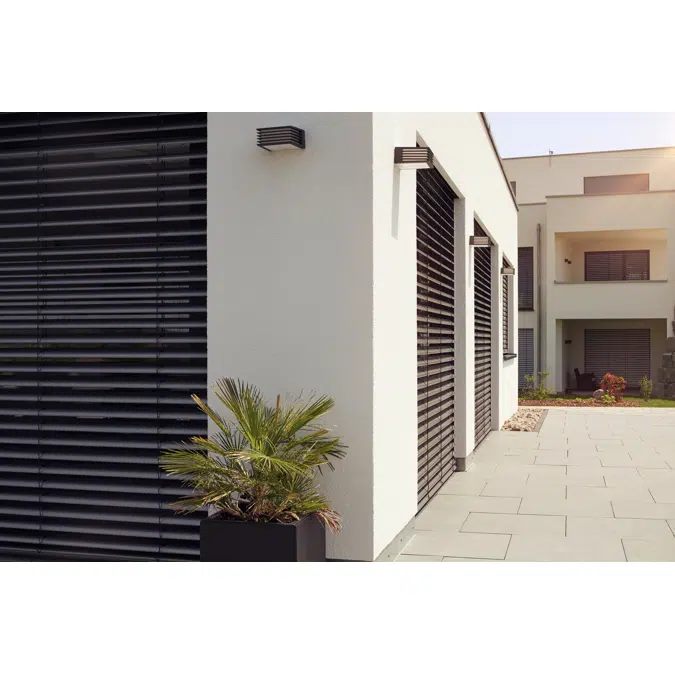 Basic external venetian blinds with rail guidance