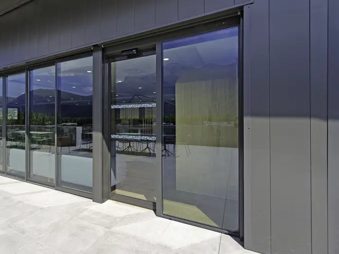Automatic doors by Portalp