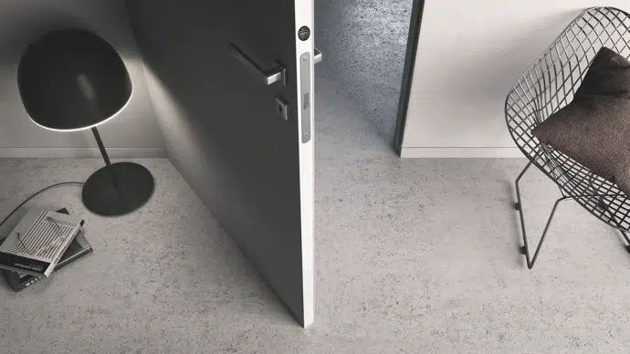 FILUM Flush-fitting door with concealed hinges