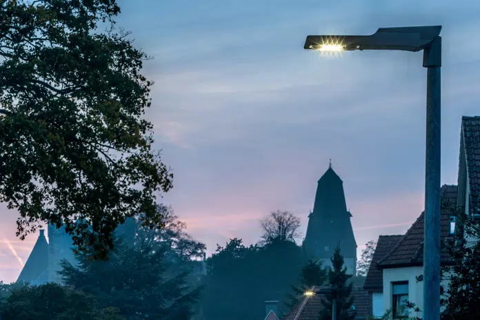 Außenbeleuchtung - Mast- und Seilleuchten