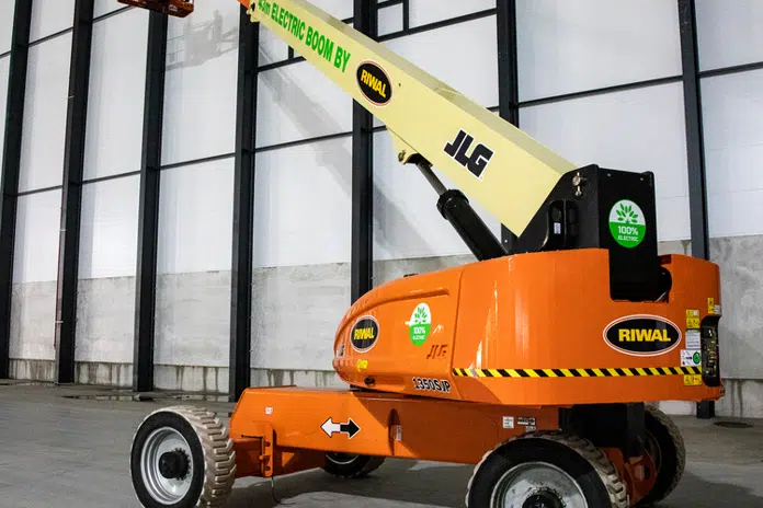 Engine Powered Boom Lifts - Ultra Series Telescopic Boom Lift