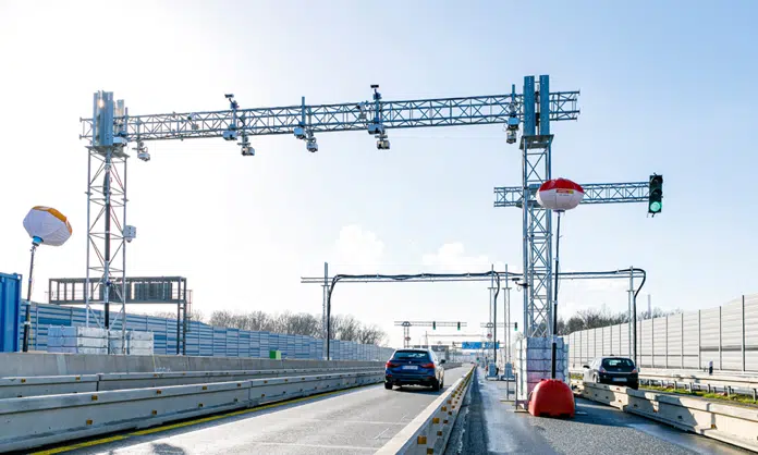 Aufstellsysteme – Kabel- und Leitungsbrücken, Kamerasysteme, Verkehrszeichenbrücken
